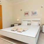 White House 80 By Ici *